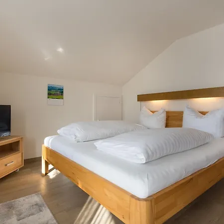 Laux Апартаменты *